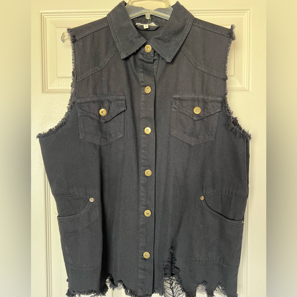 Ladies NWOT Vest